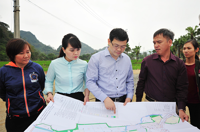 Chủ tịch HĐND tỉnh Nguyễn Văn Sơn làm việc với huyện Sơn Dương