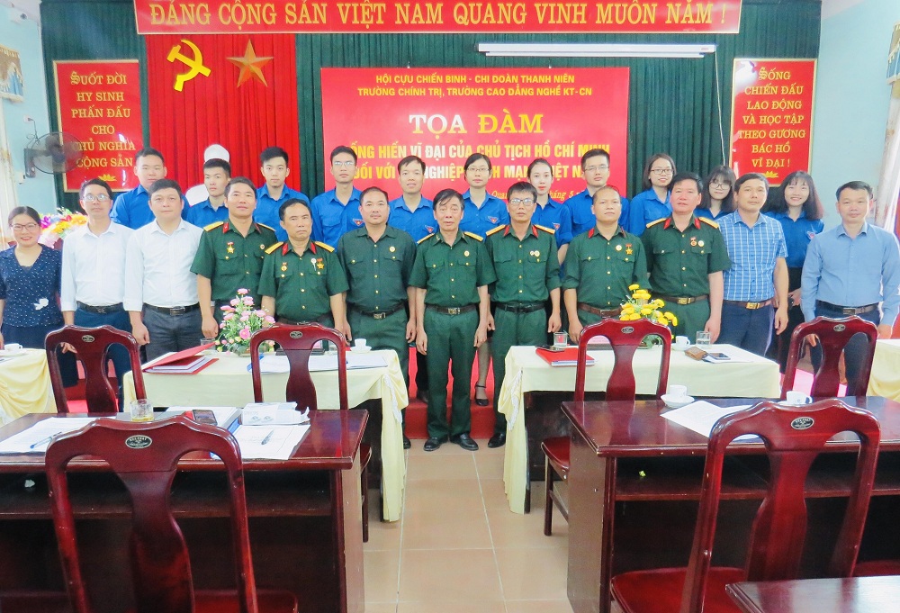 Tọa đàm “Những cống hiến vĩ đại của Chủ tịch Hồ Chí Minh đối với sự nghiệp cách mạng Việt Nam”