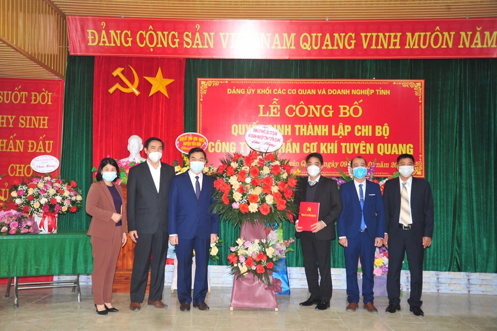 Lễ công bố quyết định thành lập Chi bộ Công ty cổ phần Cơ khí Tuyên Quang