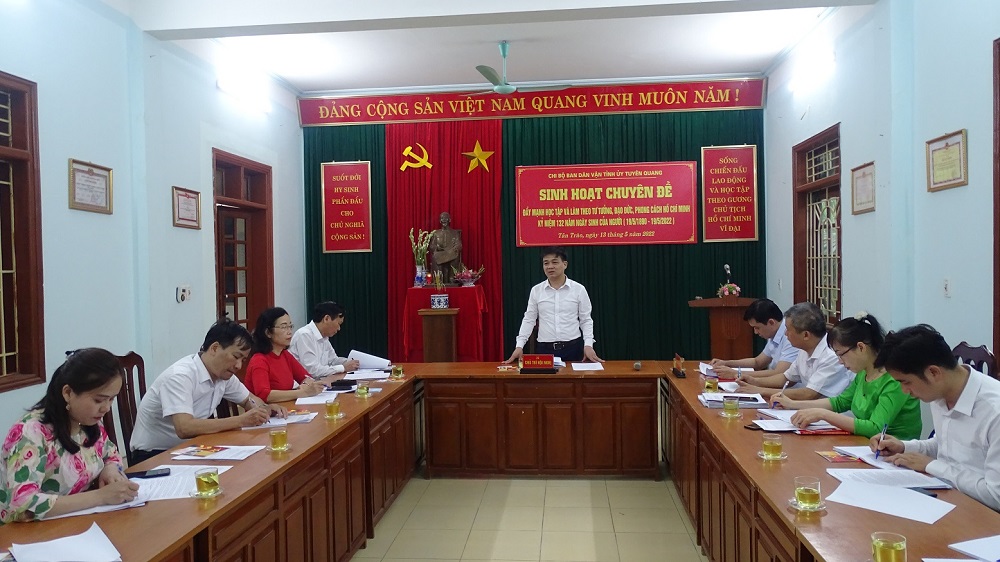 Chi bộ Ban Dân vận Tỉnh ủy tổ chức sinh hoạt Chuyên đề kỷ niệm 132 năm Ngày sinh Chủ tịch Hồ Chí Minh