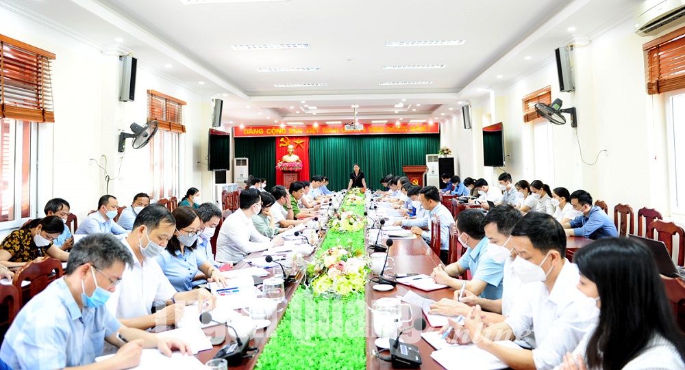Đồng chí Lê Thị Kim Dung, Phó Bí thư Thường trực Tỉnh ủy, Chủ tịch HĐND tỉnh làm việc tại Hàm Yên
