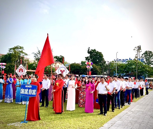 Công tác chăm lo quyền lợi cho nữ đoàn viên công nhân, viên chức  lao động của Công đoàn Viên chức tỉnh Tuyên Quang
