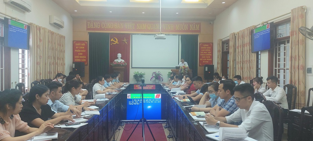 Đảng ủy Khối các cơ quan và doanh nghiệp tỉnh tổ chức mở lớp bồi dưỡng lý luận chính trị dành cho đảng viên mới