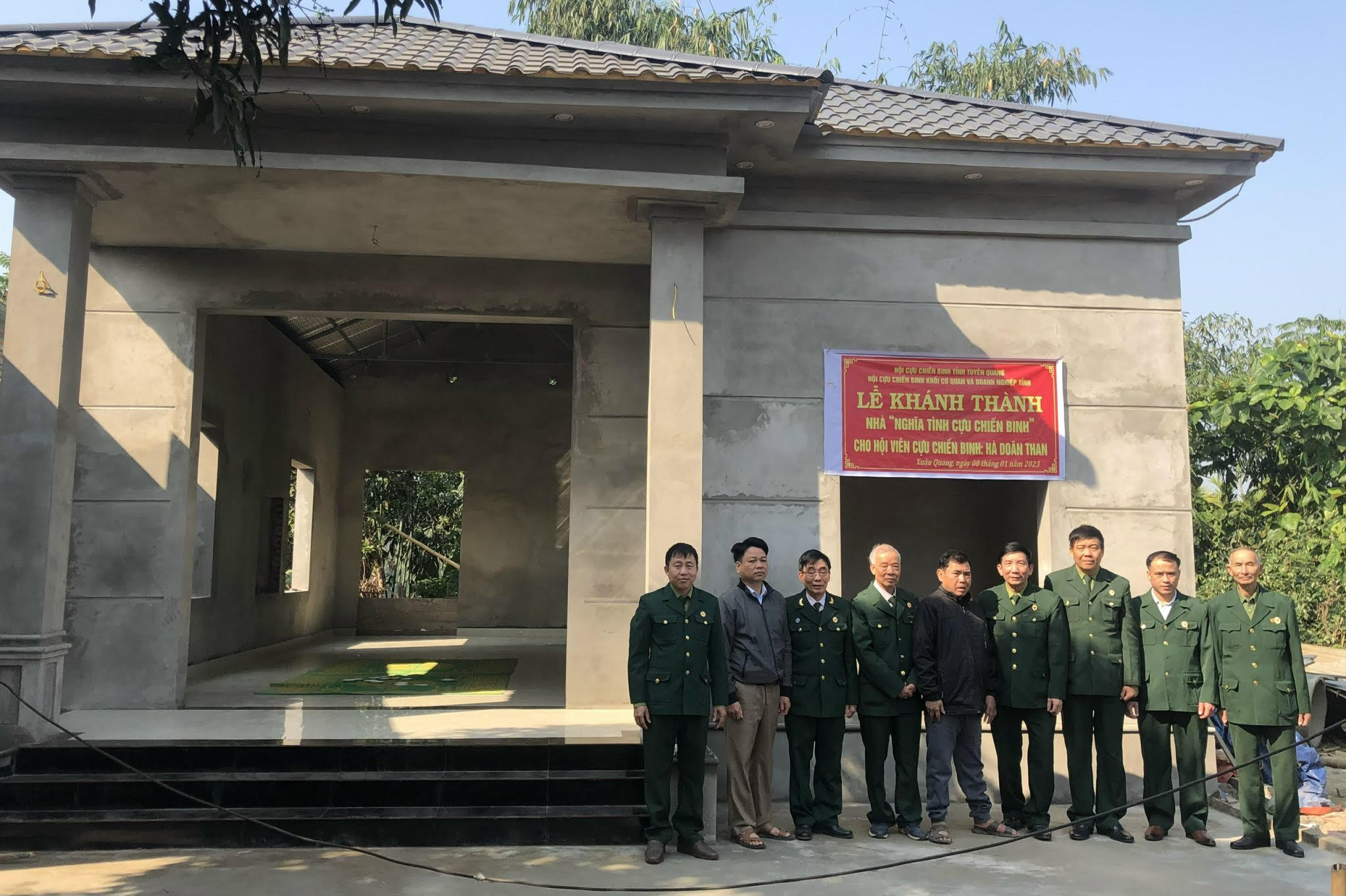 Hội Cựu chiến binh Khối các cơ quan và doanh nghiệp tỉnh phối hợp với Hội Cựu chiến binh huyện Chiêm Hóa tổ chức Khánh thành và trao nhà 