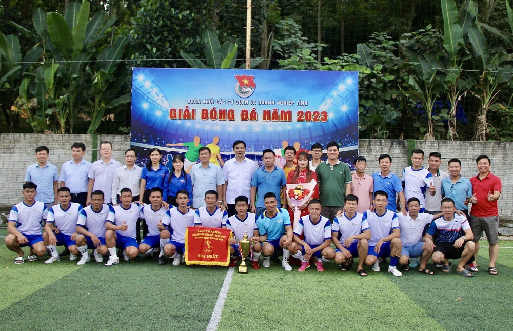 Bế mạc Giải bóng đá Đoàn Khối các cơ quan và doanh nghiệp tỉnh