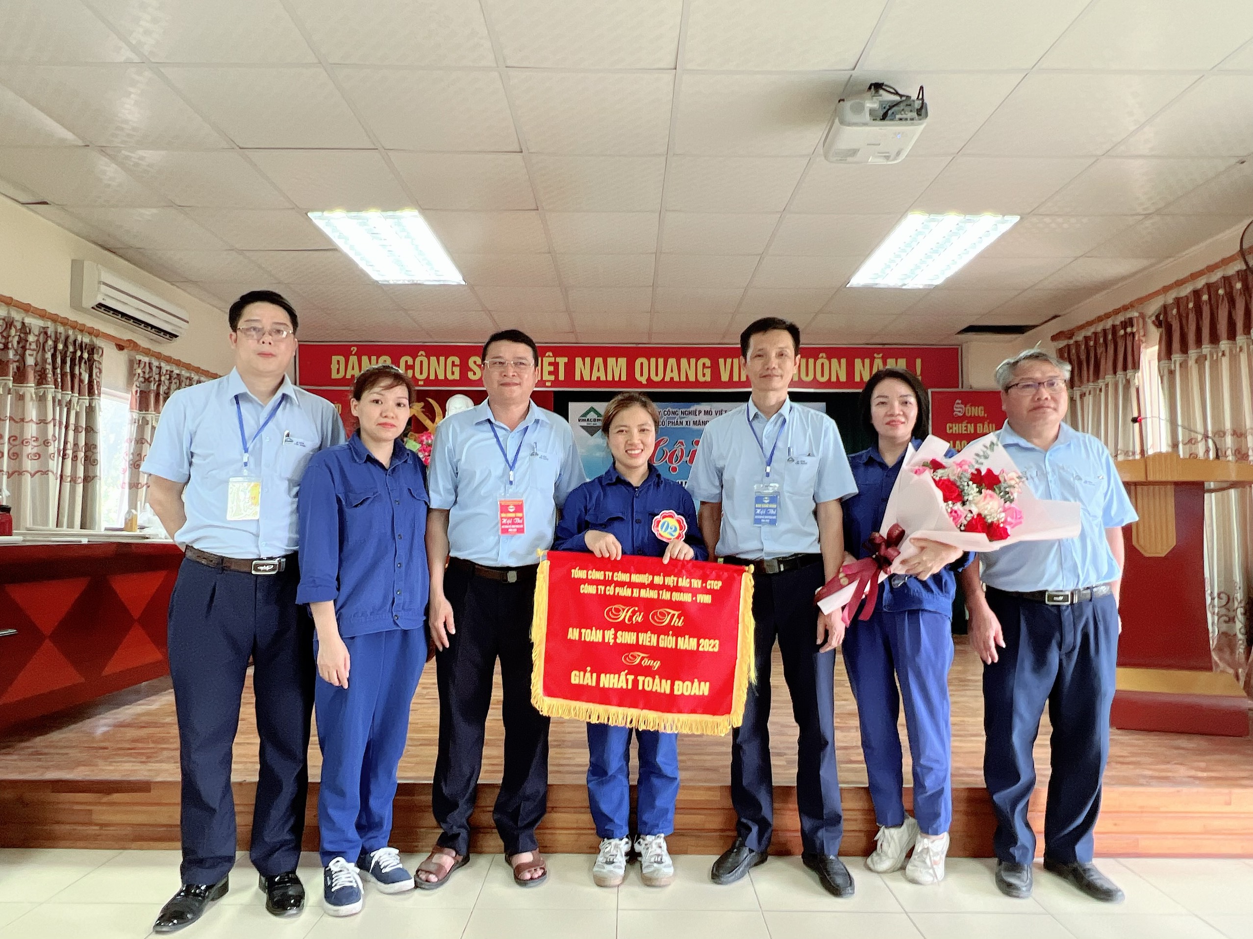 Công ty cổ phần xi măng Tân Quang - VVMI tổ chức Hội thi “An toàn, vệ sinh viên giỏi”