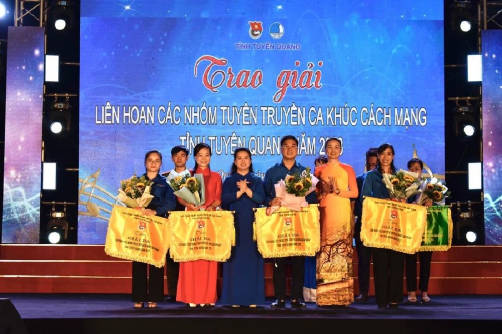 Đoàn Khối các cơ quan và doanh nghiệp tỉnh tham gia Liên hoan các nhóm tuyên truyền ca khúc cách mạng tỉnh Tuyên Quang năm 2023