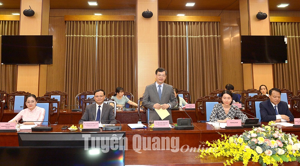 Chủ tịch UBND tỉnh Nguyễn Văn Sơn làm việc với Đoàn đại biểu Hiệp hội Kinh tế, Văn hóa Hàn-Việt